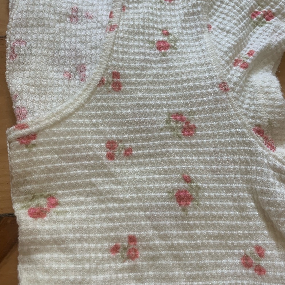 Adorable free people short sleeve top!